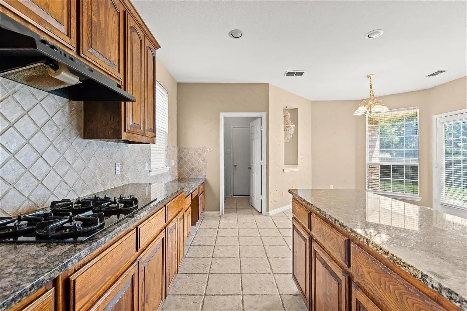 4 bed, 2914 sqft, $3,050 — Photo 4