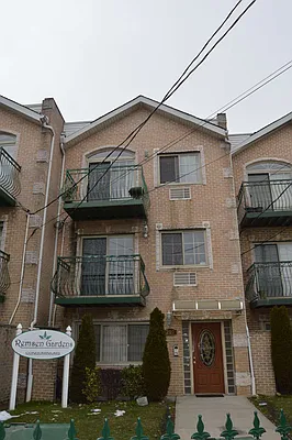 Sold by Royal Living | media 1