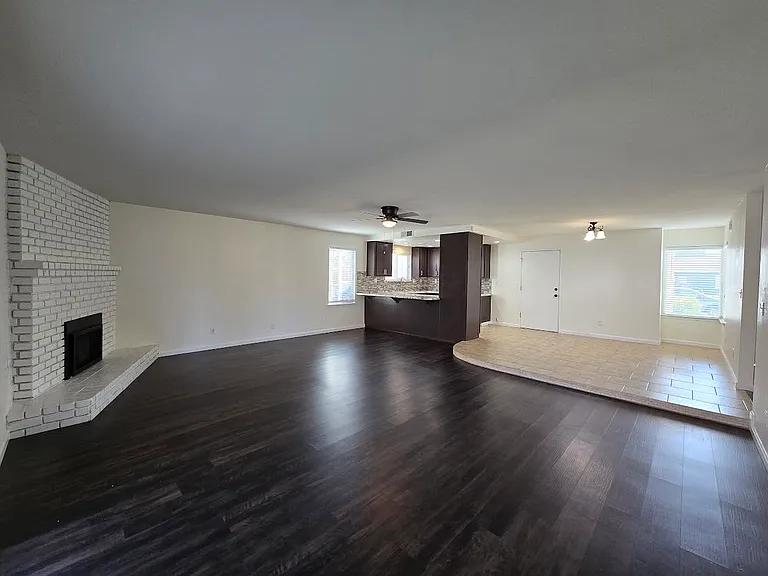 3012 E Los Altos Ave — Photo 12