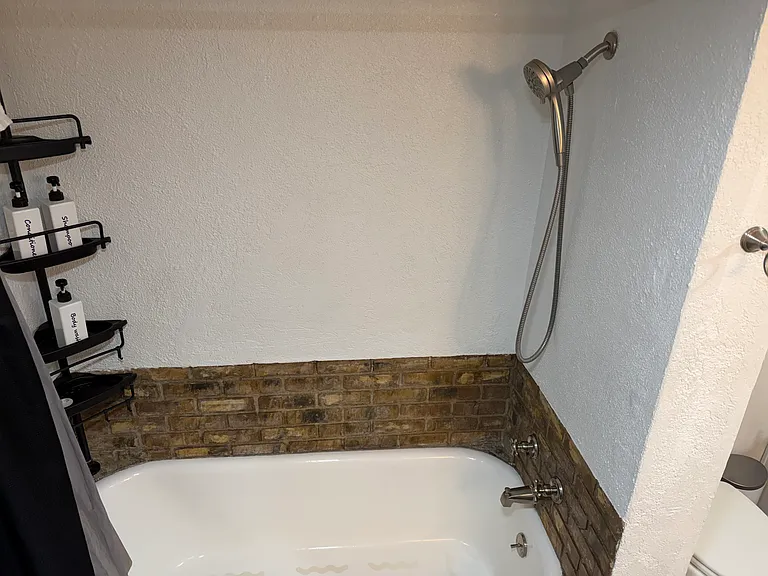 15 N 300 W — Photo 19