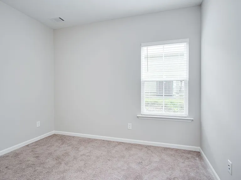 2106 Collier Rd — Photo 21