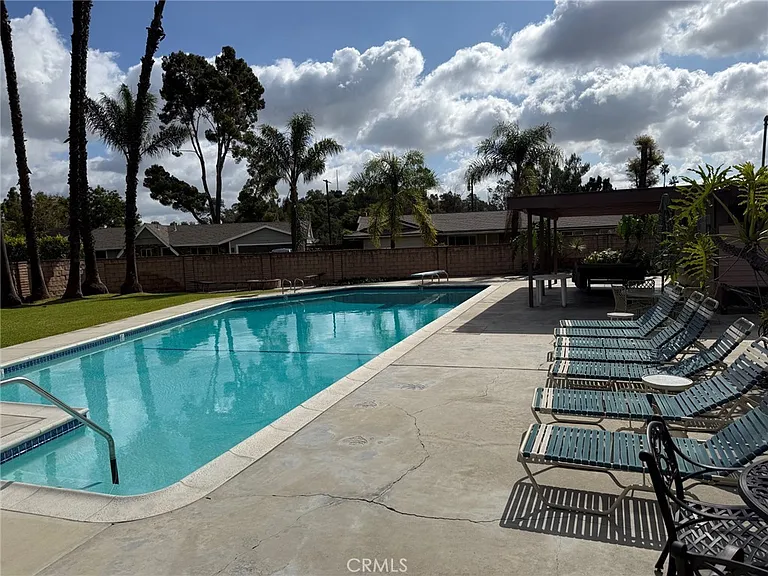 1530 Robin Way — Photo 32