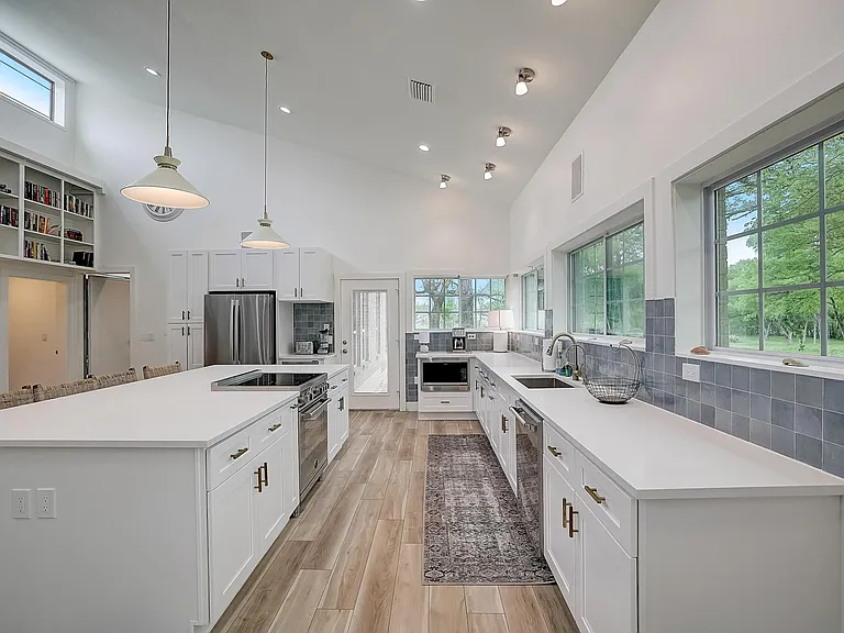 5511 N Dunlap Rd — Photo 43