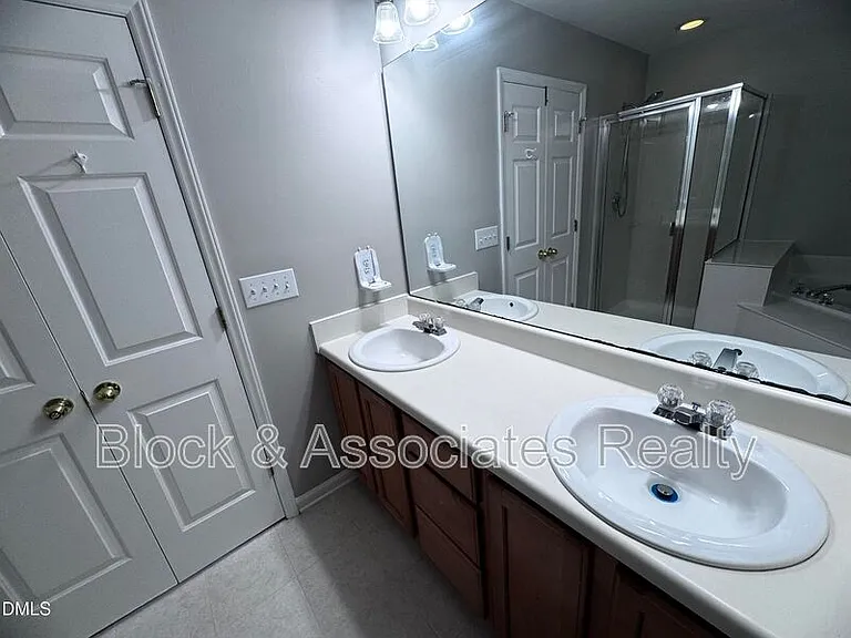 2630 Vega Ct — Photo 12