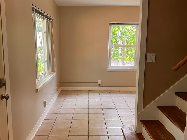 505 Spruce St — Photo 11