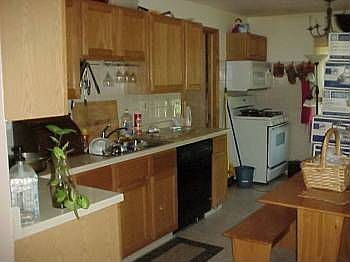 4th image of 3048 Lee St