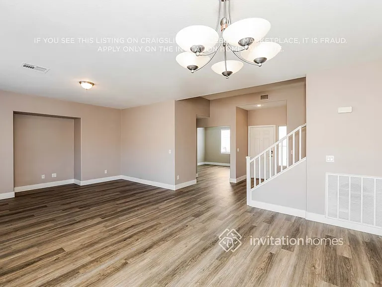 207 Malcolm St — Photo 5