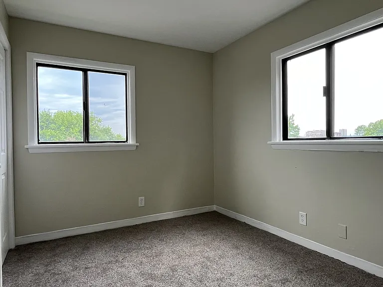 533 Saint Marys Dr — Photo 14