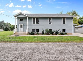 37872 N West St, Spring Grove, IL 60081