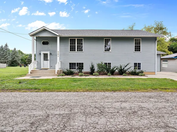 37872 N West St, Spring Grove, IL 60081