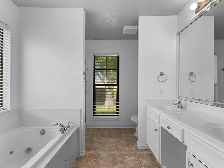 405 Harbor Oaks Dr — Photo 17