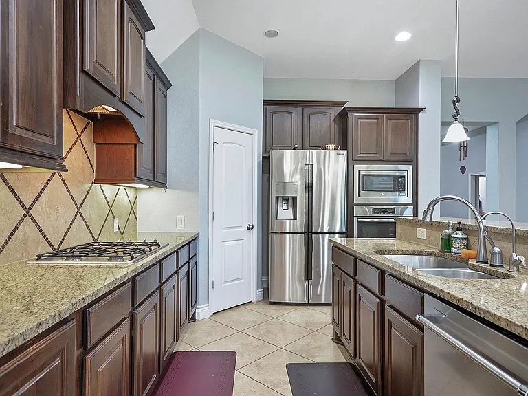 27815 Colonial Point Dr — Photo 13