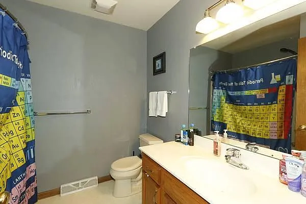 N48W16103 Lone Oak Ln — Photo 21