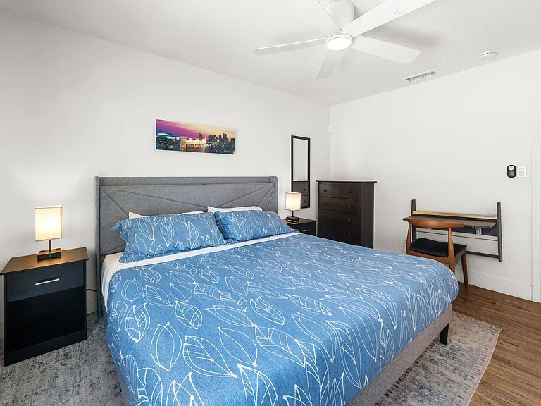 1110 E Polk St #4 — Photo 16
