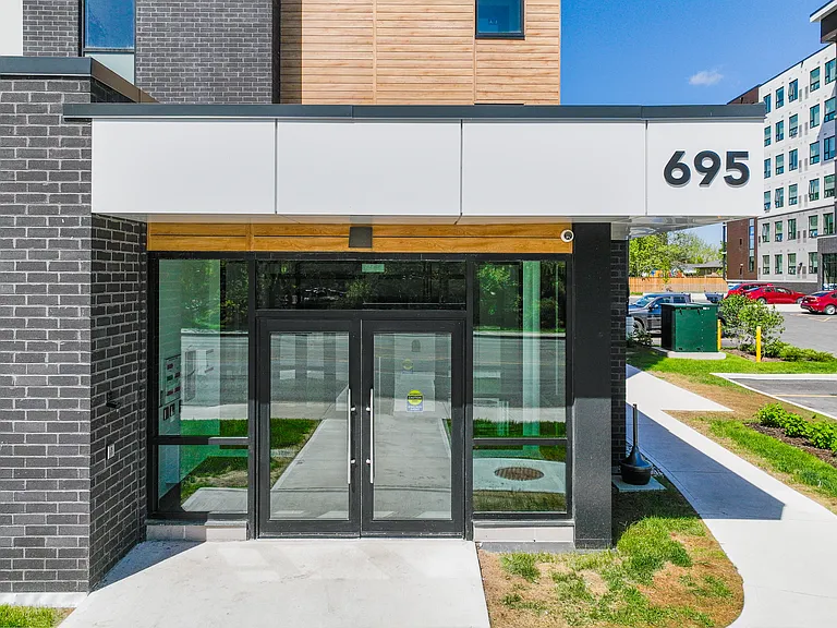 699 Niagara St — Photo 48