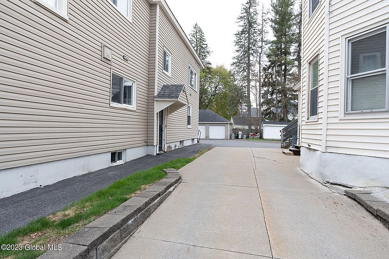 5th image of 107 1st Street