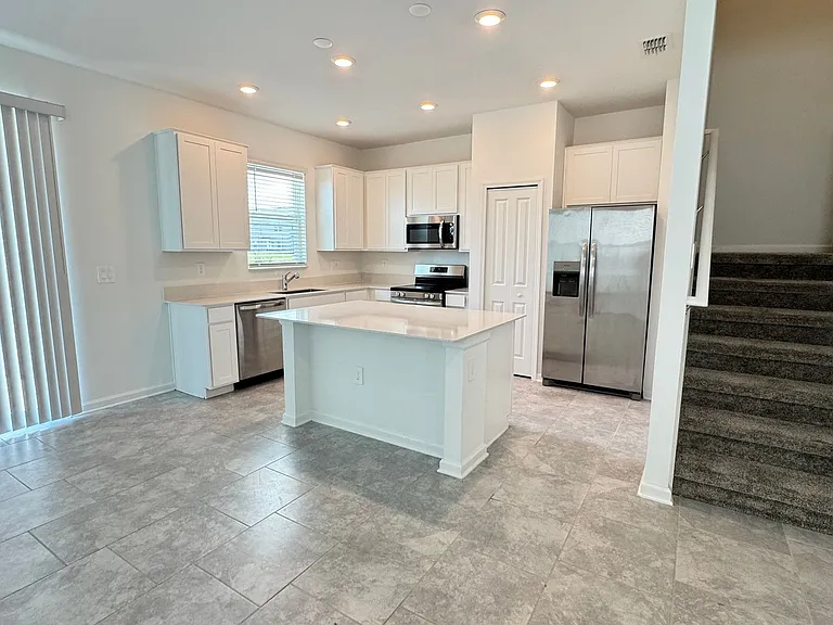 3141 Laurent Loop — Photo 10