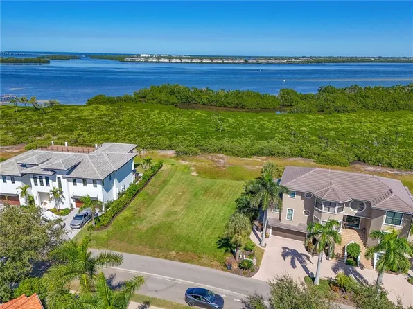 12405 Baypointe Ter, Cortez, FL 34215