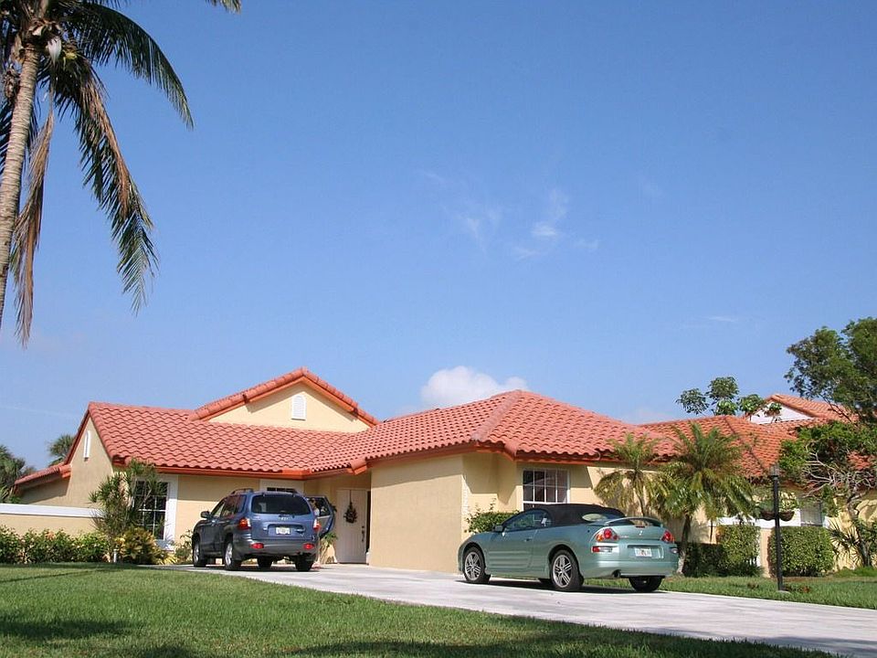 Fron View with large driveway