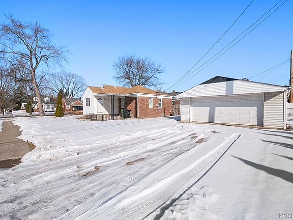 3rd image of 7739 Rosedale Blvd