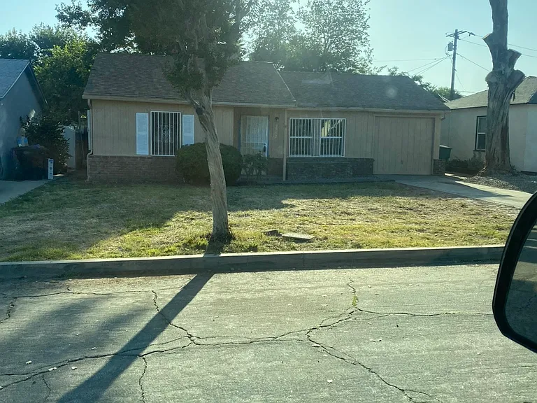 2752 N Lugo Ave — Photo 1