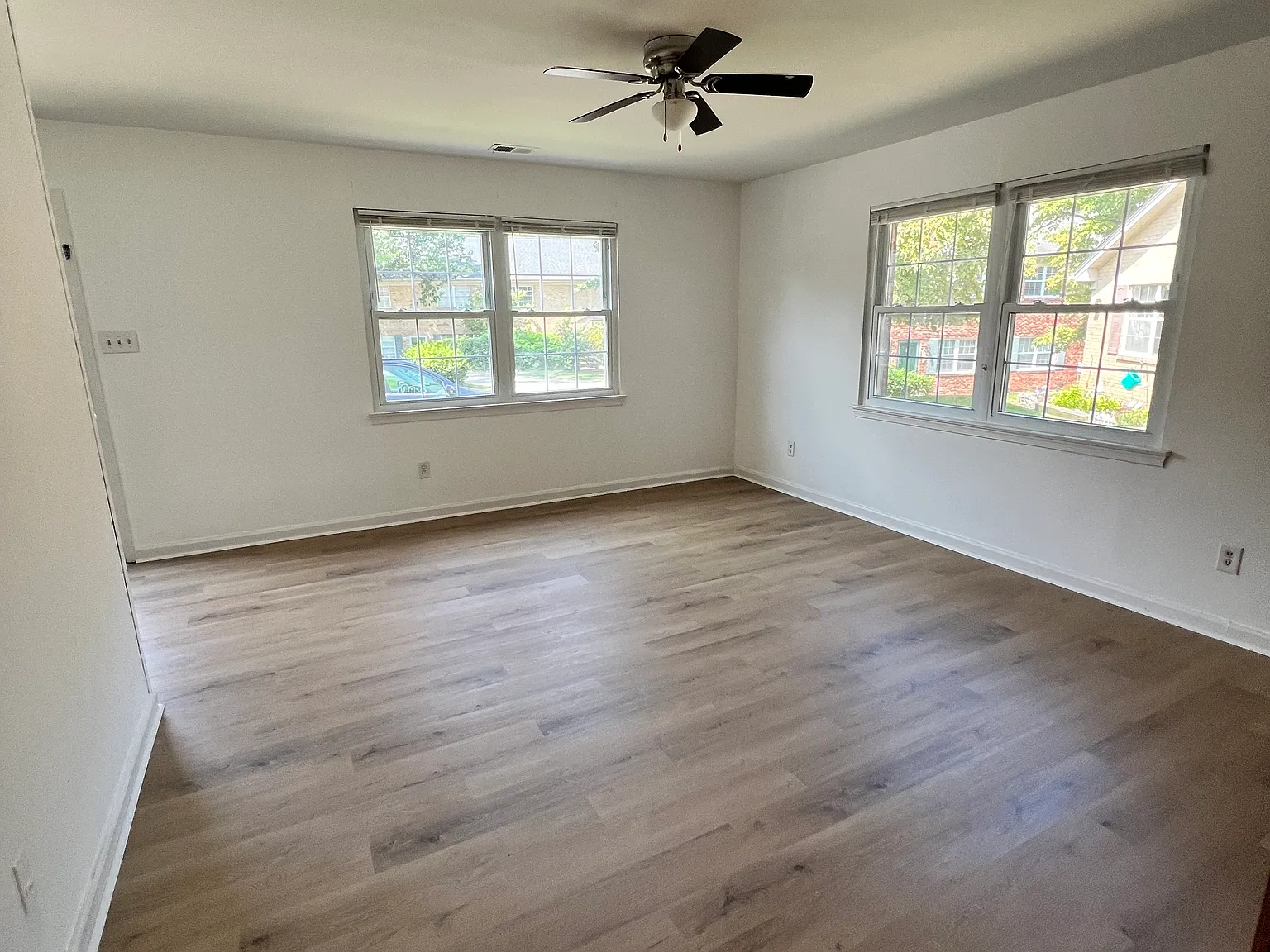 2 bed, 900 sqft, $2,000 — Photo 2