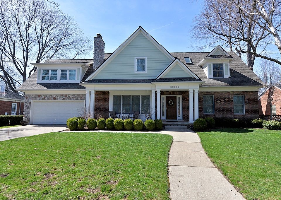 1st image of 32227 Arlington Dr