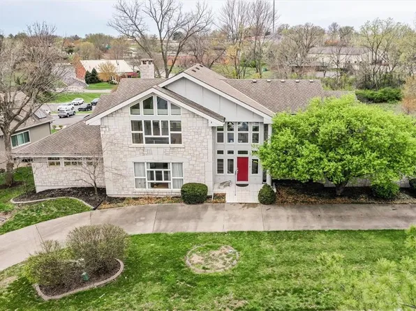 115 W Woodlands Dr, Kansas City, MO 64119