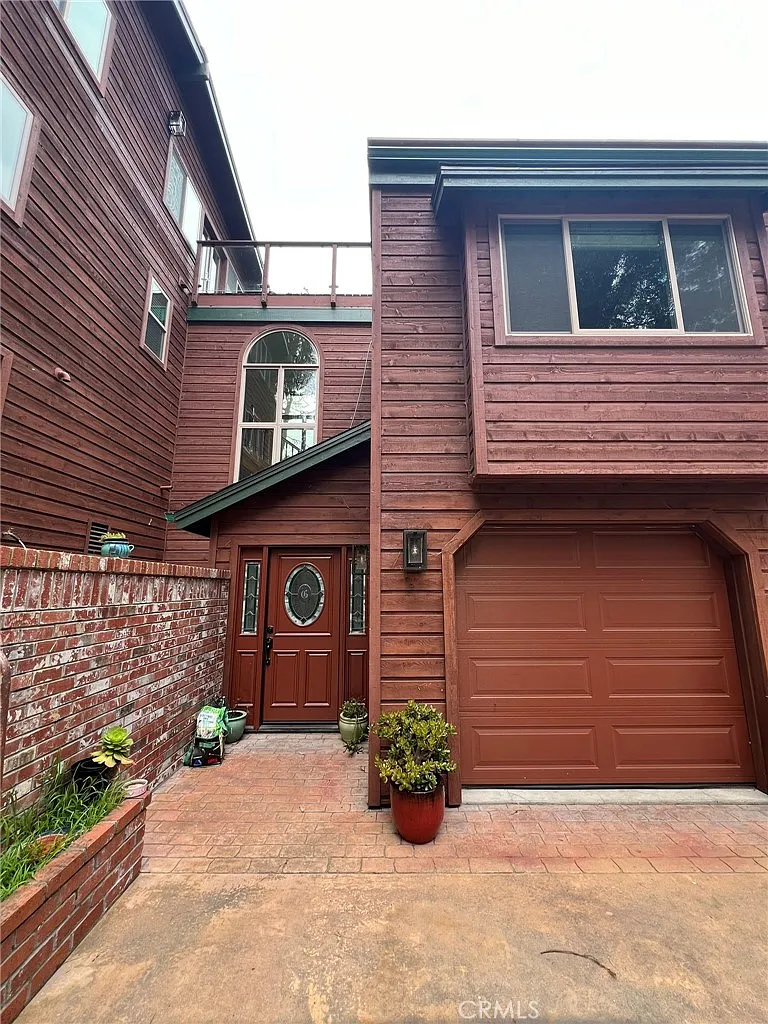 3 bed, 2700 sqft, $4,500 — Photo 1