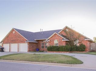 12109 SW 4th St, Yukon, OK 73099