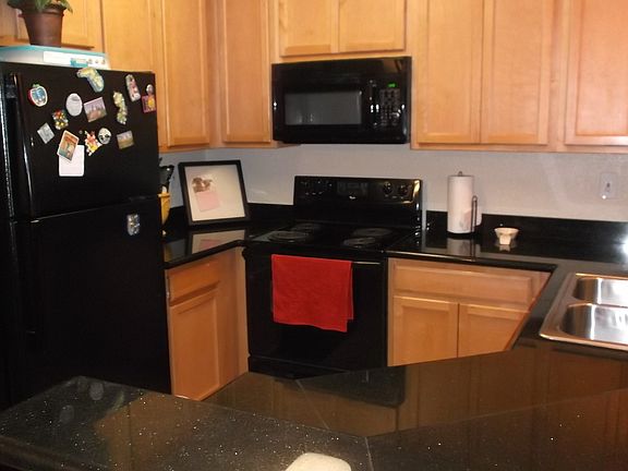 2nd image of 78650 Avenue 42 APT 211