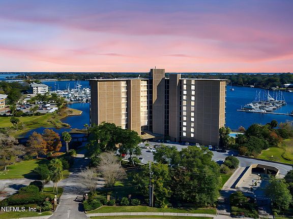 3rd image of 4401 LAKESIDE Drive #1204