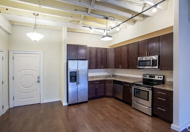 Frankford Lofts — Photo 9