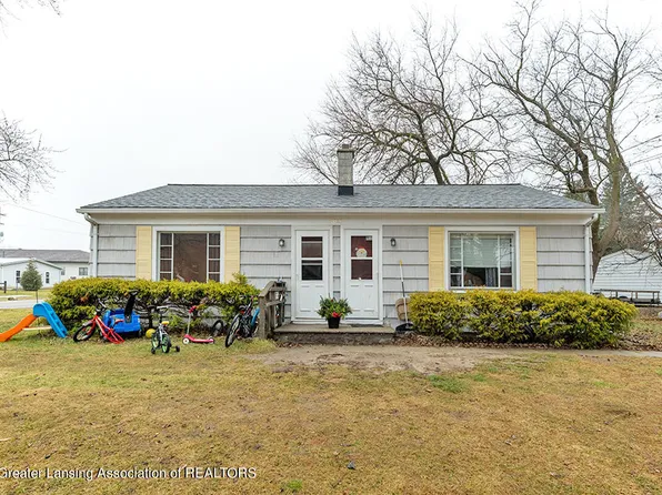 2023 Park Ln, Holt, MI 48842