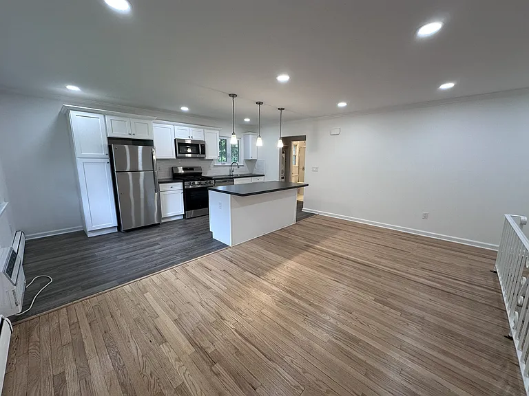 52 Manor Rd #B1 — Photo 2