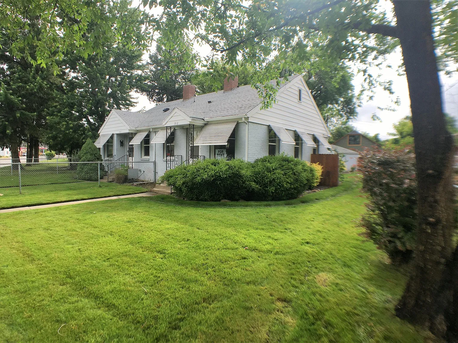 2 bed, 1160 sqft, $1,650 — Photo 2