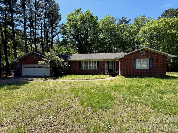 714 Crestmont Dr SE, Concord, NC 28025