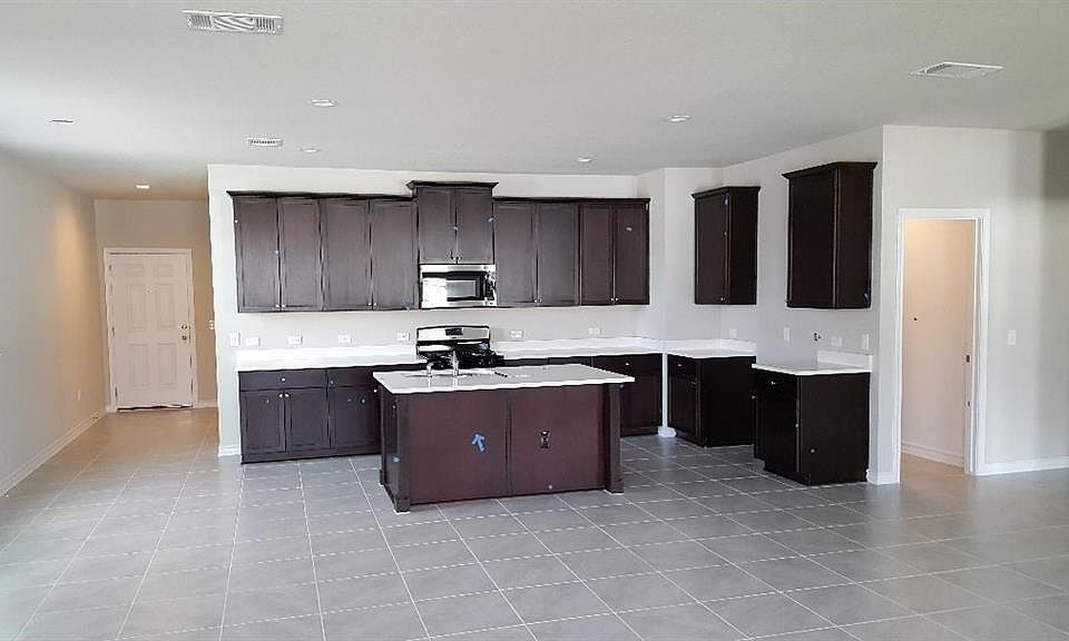 1st image of 11016 Zoeller Dr
