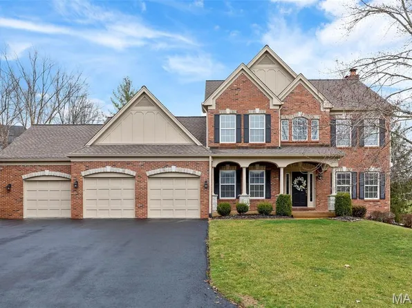 882 Cabernet Ln, Saint Albans, MO 63073