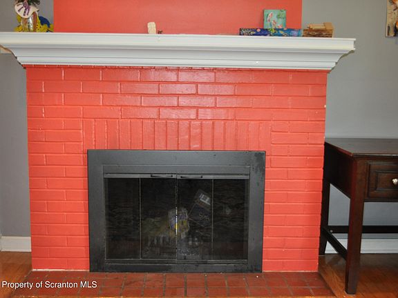 5th image of 404 Evans St