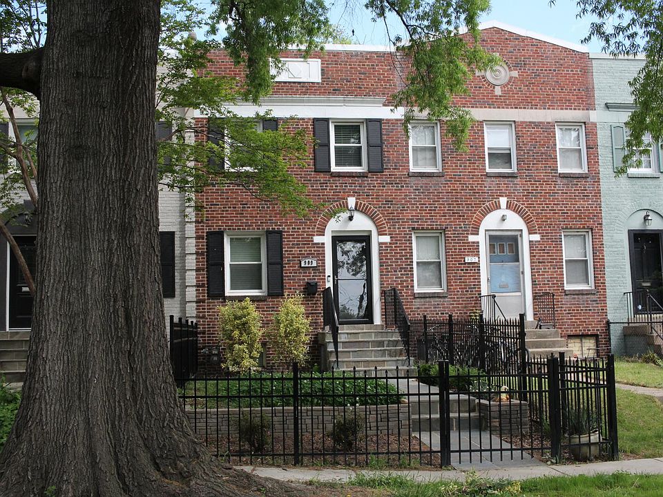 1st image of 909 Bashford Ln