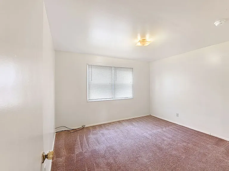 Sherwood Forest Apartments — Photo 50