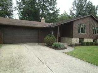 653 Azalea Dr, Cleveland, OH 44143