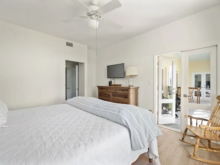 5045 Harmony Cir #102 — Photo 33