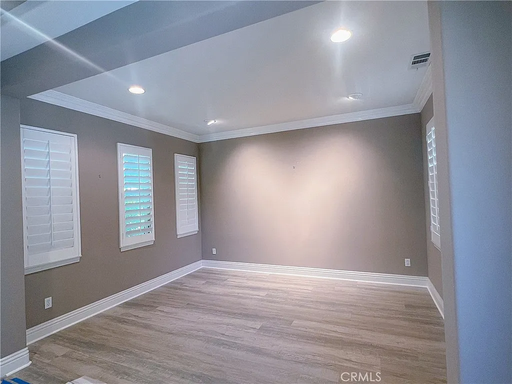 5 bed, 3479 sqft, $4,900 — Photo 3