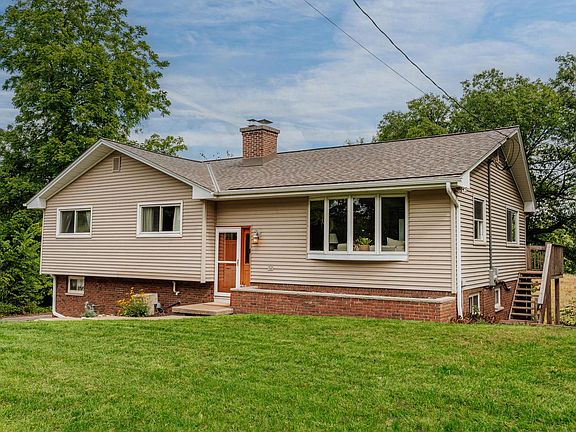 3rd image of 228 N Sawyer ROAD