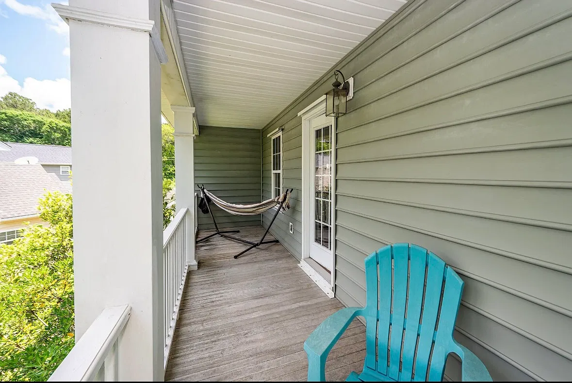 3 bed, 2.5 bath, 1812 sqft, $4,100 — Photo 4