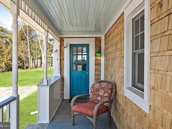 3rd image of 1387 Monmouth Rd