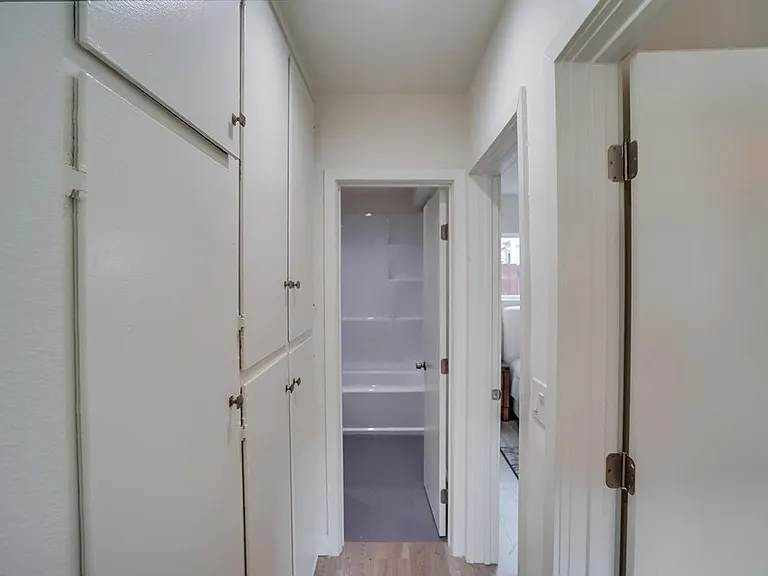 2212 E 15th St — Photo 12