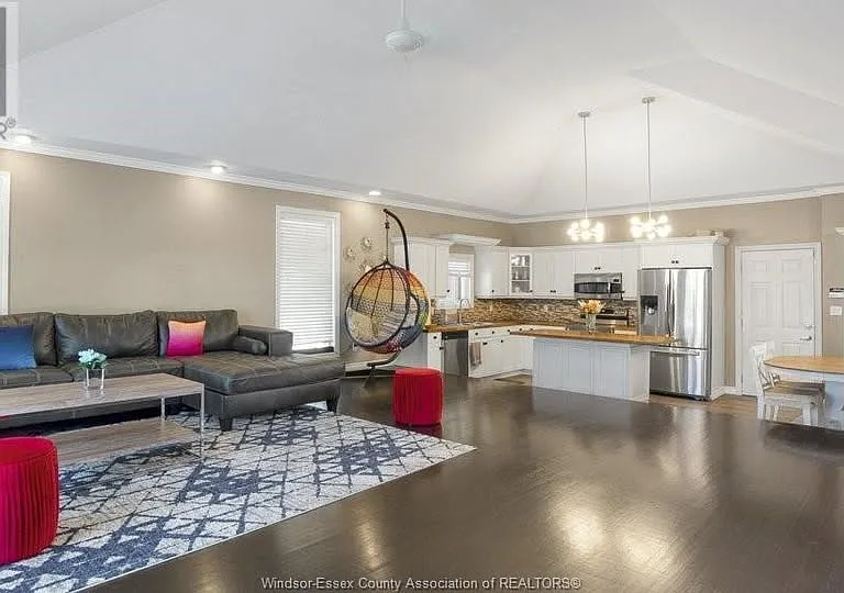 2239 Longfellow Ave — Photo 19
